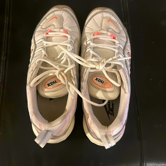 Nike Shoes - Women’s Nike Air Max ‘98 Size 8.5